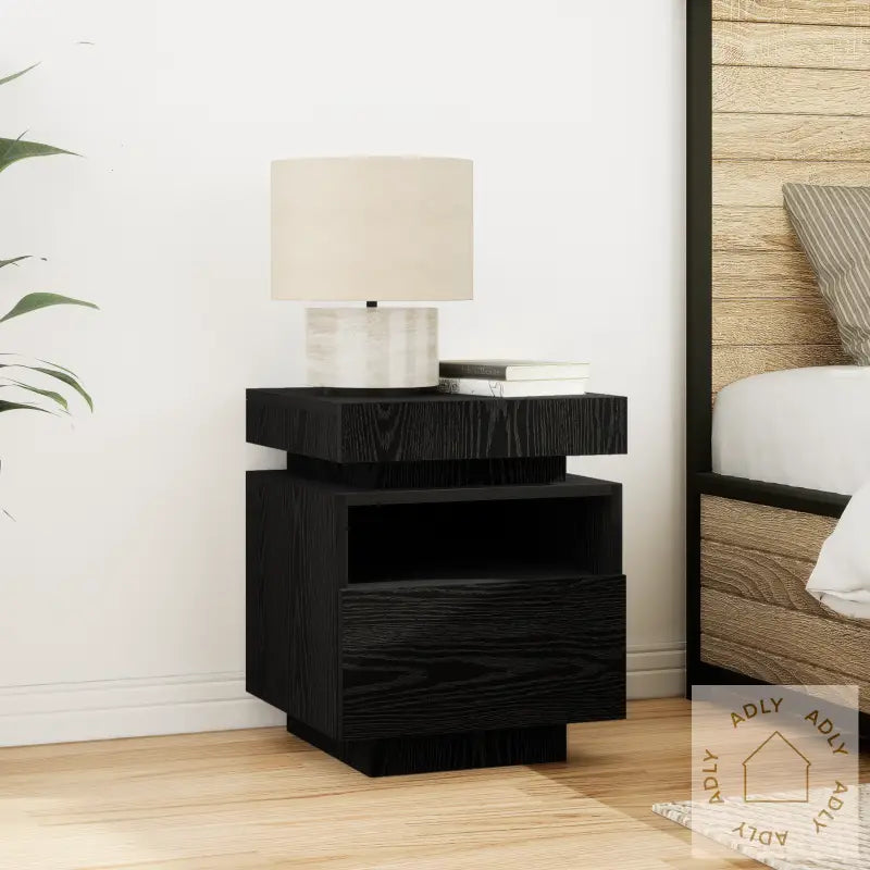 Nattbord Med Led-Lamper Svart Eik 40X39X48,5 Cm