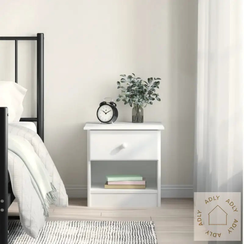 Nattbord Alta Hvit 41X35X41 Cm Heltre Furu