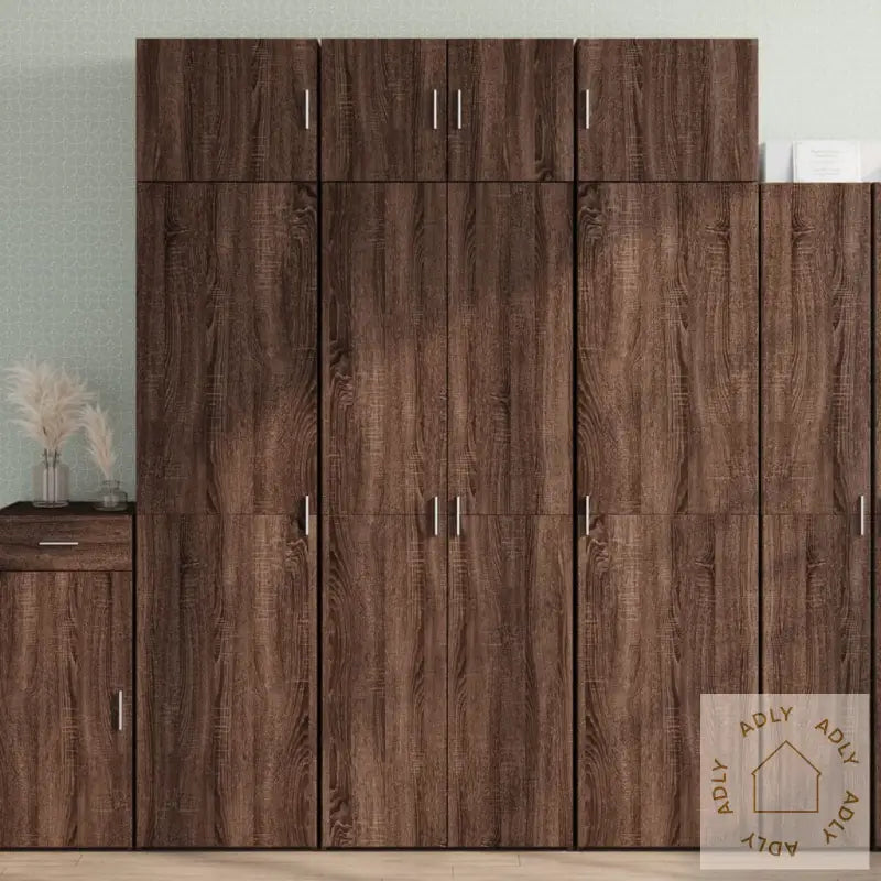 Oppbevaringsskap Brun Eik 70X42,5X225 Cm Konstruert Tre