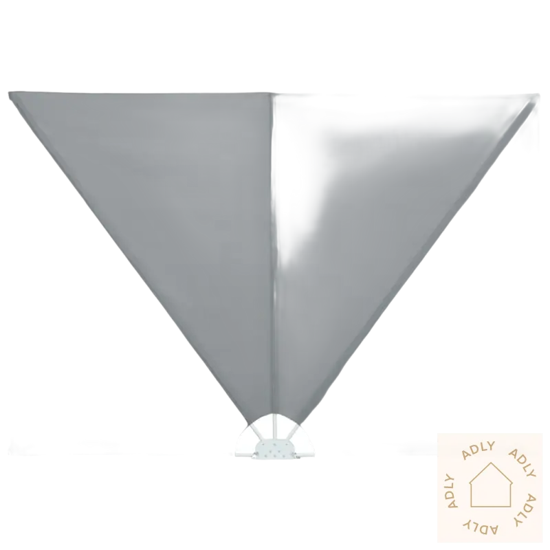 Grå dusjbase med avløp til dine hagemøbler under sammenleggbar sidemarkise