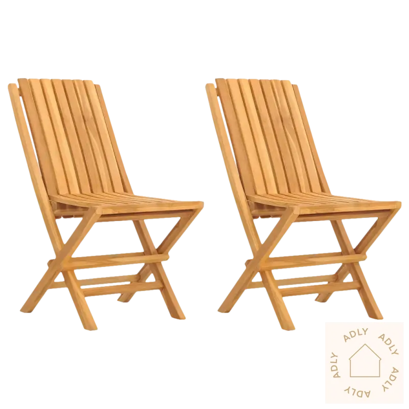 To treffelig alt-tekst for bildet av to sammenleggbare heltre teak hagestoler for hage og uteplass