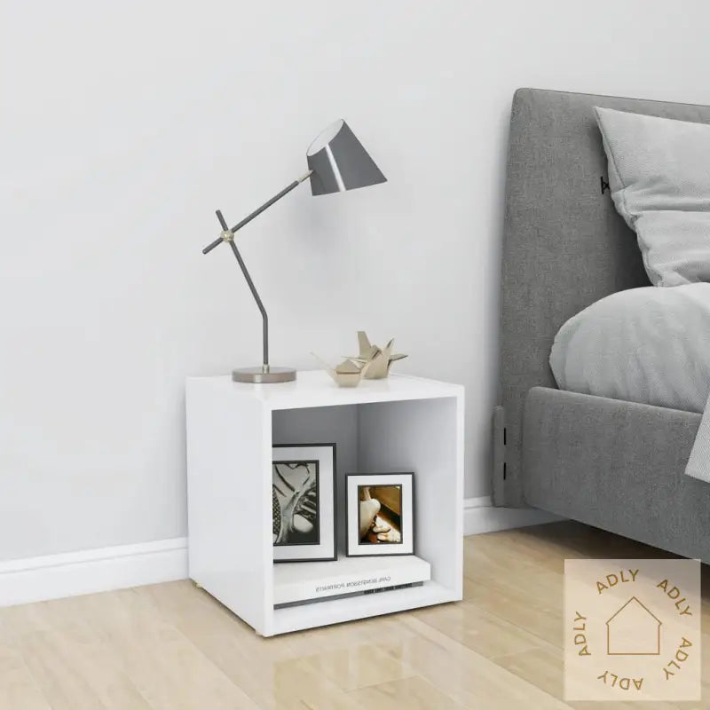 Tv-Benk Hvit 37X35X37 Cm Konstruert Tre