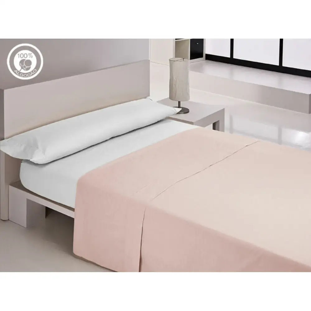 Bed med hvite ark og rosa dekken for Topptrekk Happy Home LISOS Cotton
