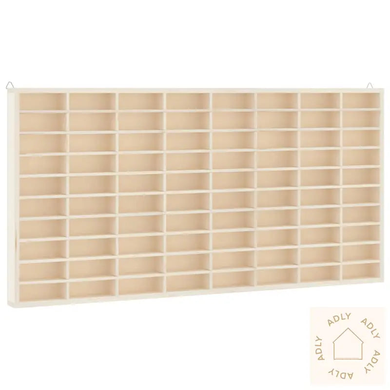 Samlerutstilling I Tre Med 80 Rom 80X4,5X40,5 Cm