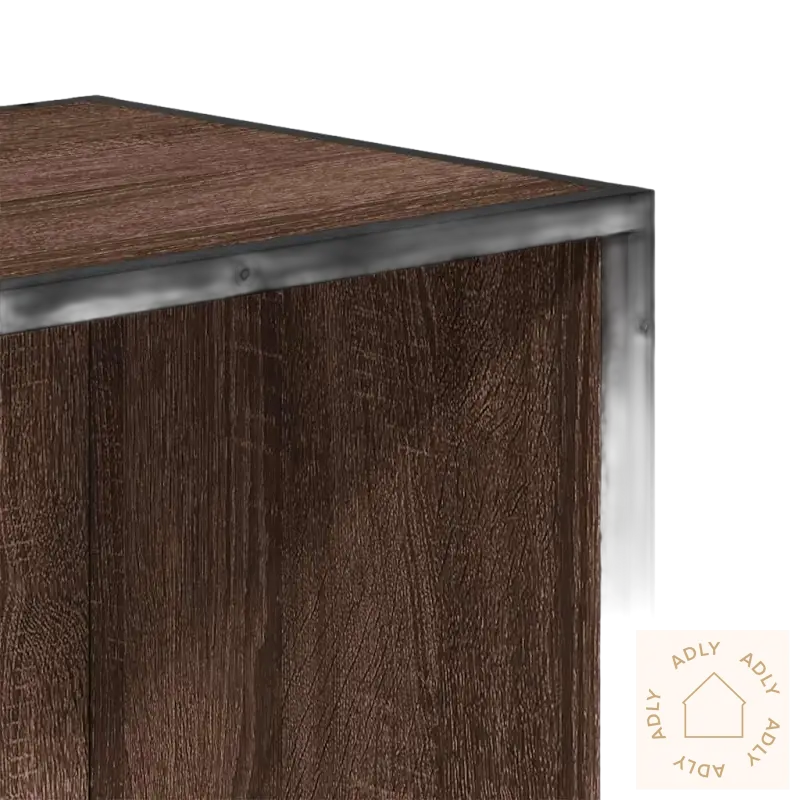 Bokhylle i brun eik med åpne rom og maksimal lastekapasitet, svart trim detaljer