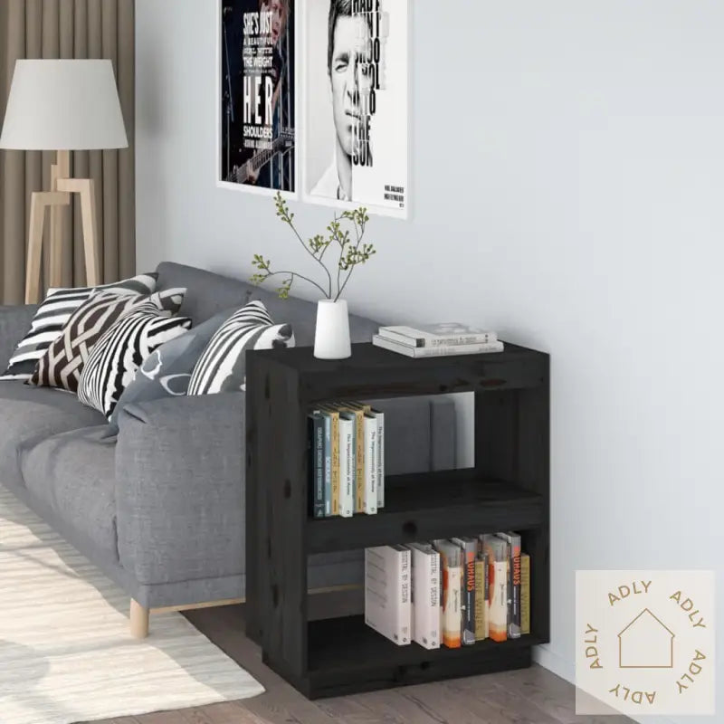 Bokhylle Svart 60X35X71 Cm Heltre Furu