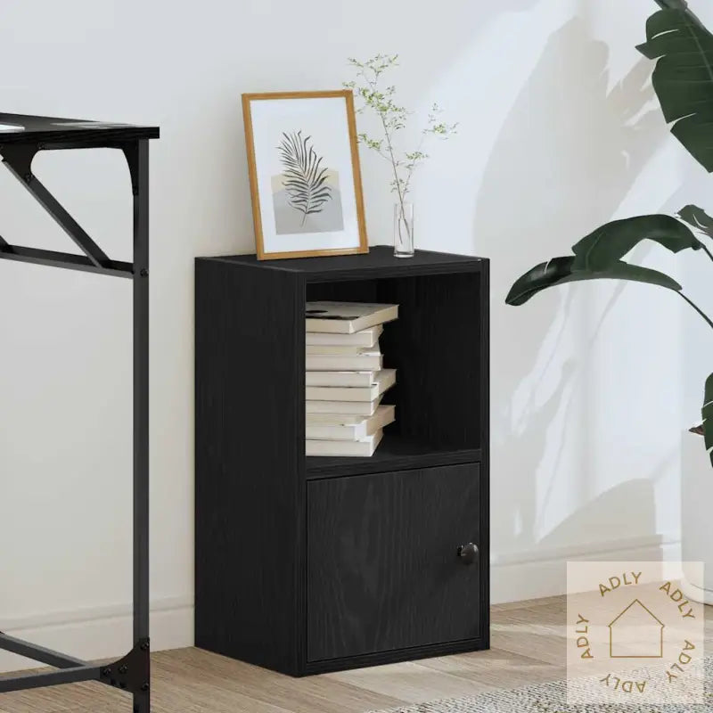 Bokhylle Svart Eik 31X24X52 Cm Konstruert Tre