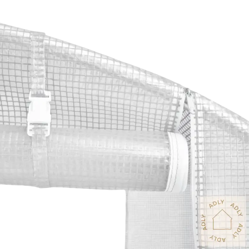 Translucent greenhouse cover with buckle for å beskytte plantene dine mot været