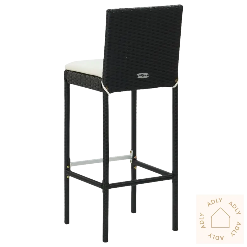 Black wicker barstol med hvit pute, perfekt for elegant hagemøbler barsett hjemme