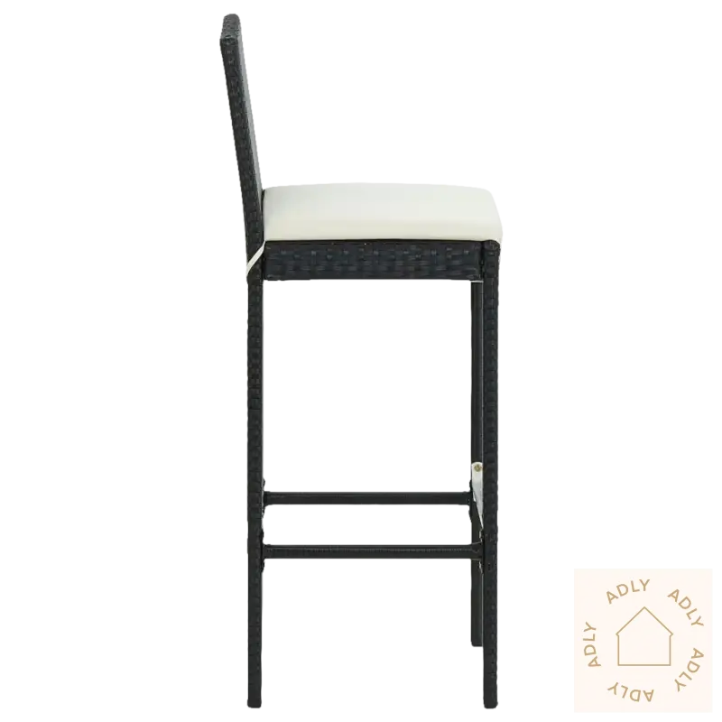 Wicker barstol med hvit pute fra elegant hagemøbler barsett for hage og terrasse