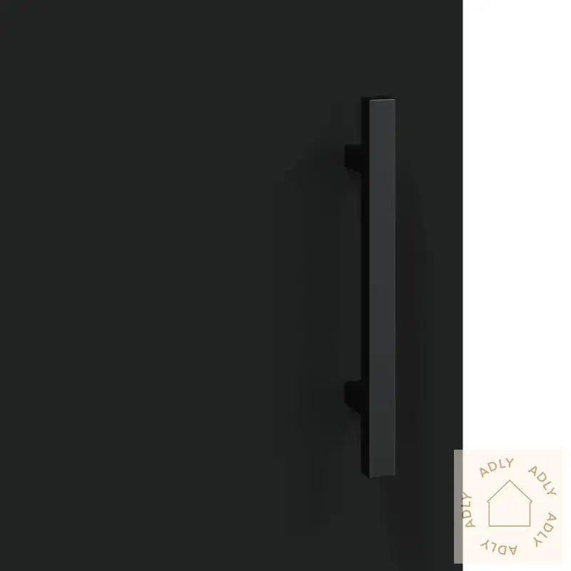 Highboard Svart 69,5X34X180 Cm Konstruert Tre