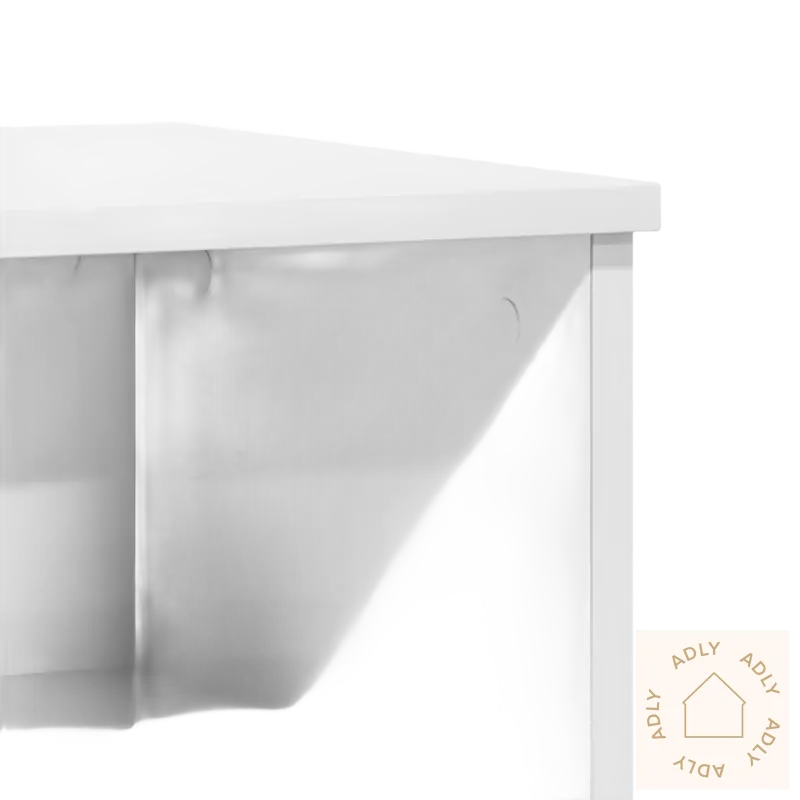 Hvit hjørneskap med praktisk skuff, perfekt for moderne møbler og elegant nattbord