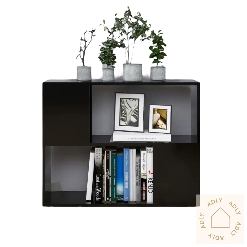 Elegant tv-benk med plantehyller og bøker, perfekt som møbler til hjemmet