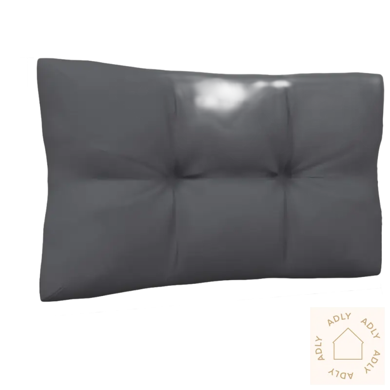 Grå rektangulær pute med knappefelling på heltre furu modulært designsofa