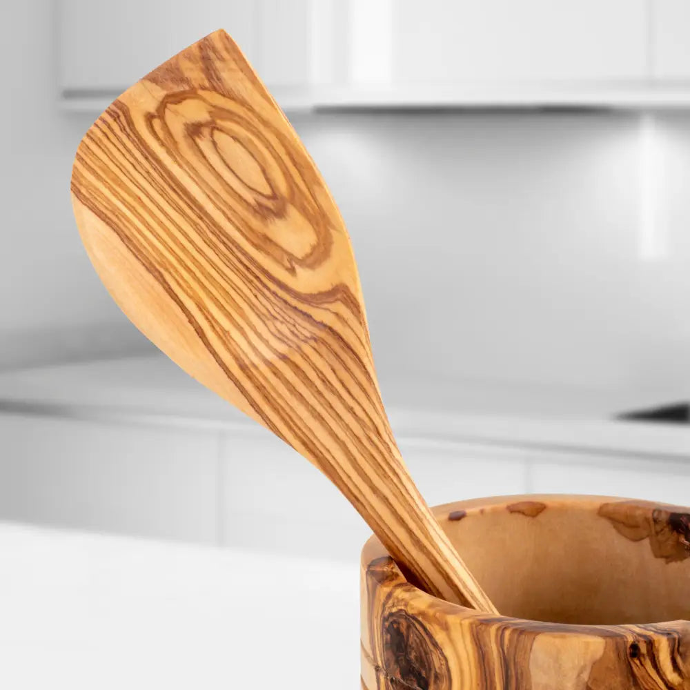 Håndlaget kjøkkenredskapsett i oliventre med spatula og holder, 5 deler
