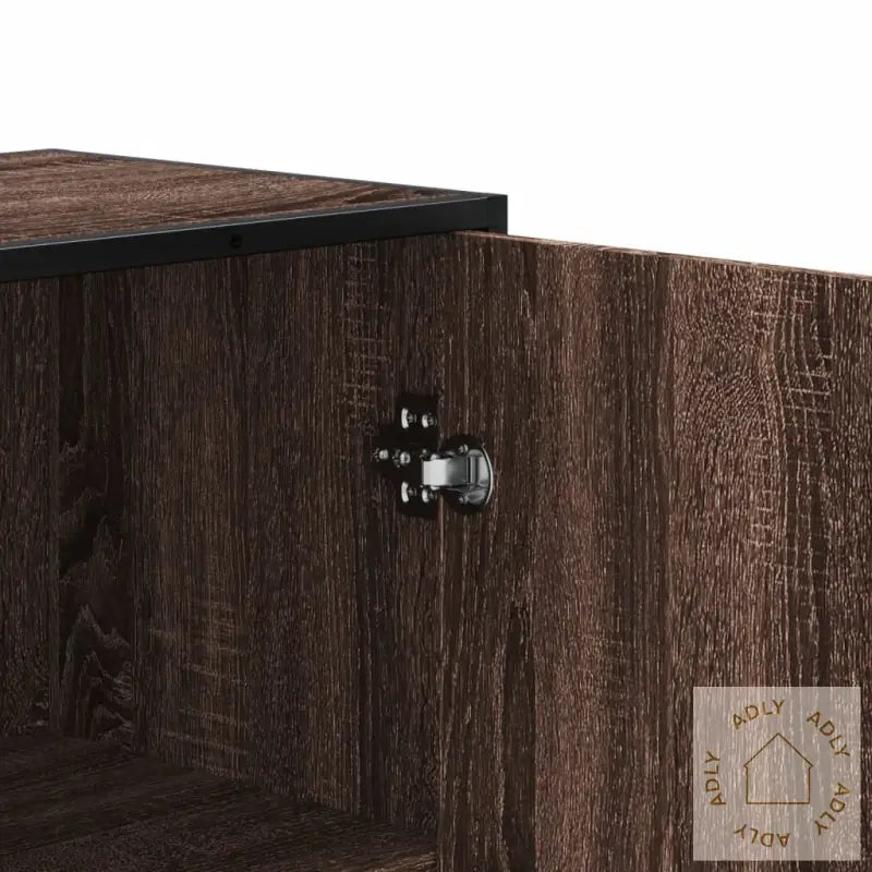 Highboard Brun Eik 68X35X139 Cm Konstruert Tre