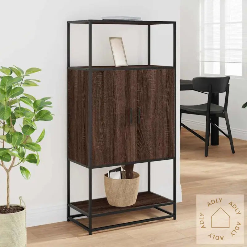Highboard Brun Eik 68X35X139 Cm Konstruert Tre Og Metall