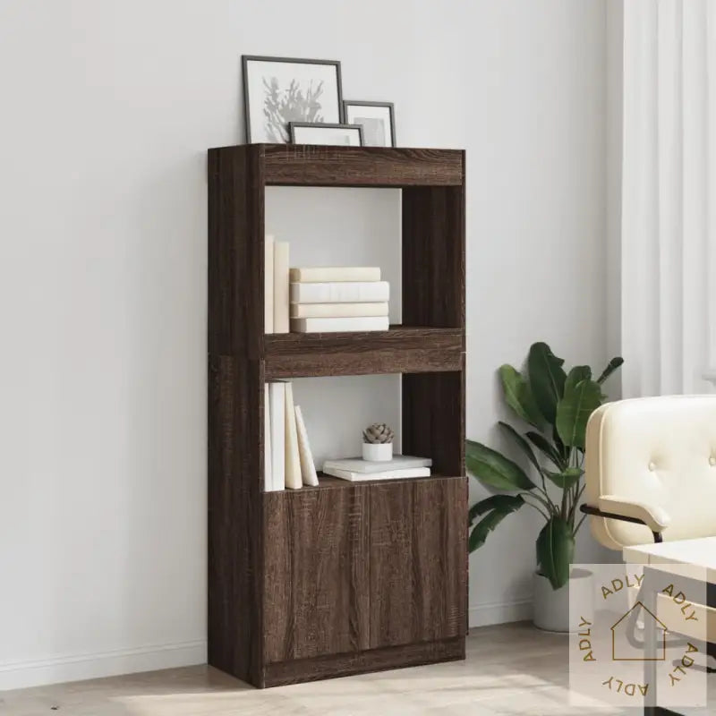 Highboard Brun Eik 63X33X140 Cm Konstruert Tre