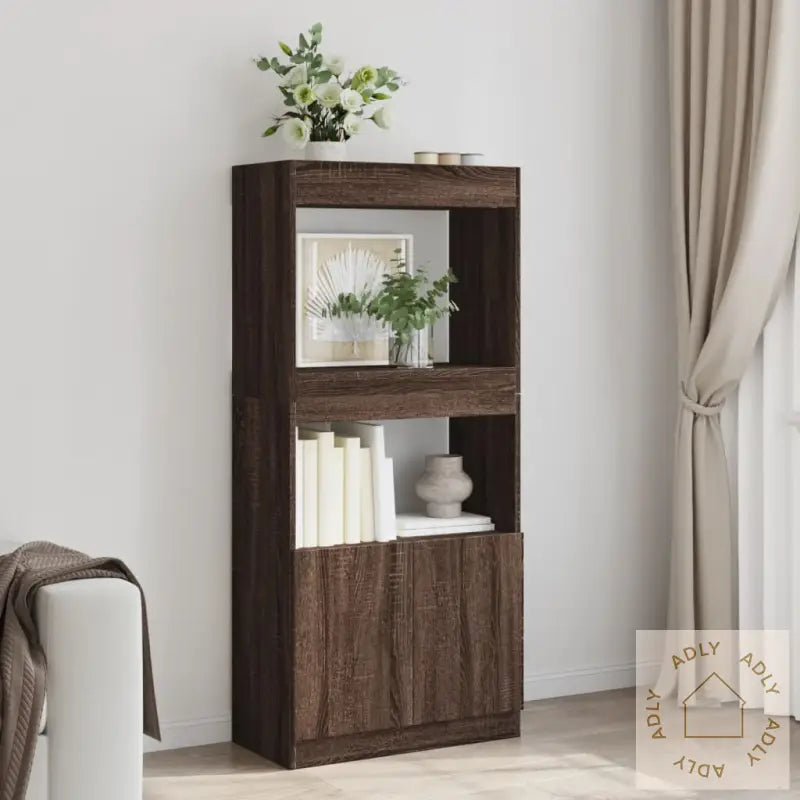 Highboard Brun Eik 63X33X140 Cm Konstruert Tre