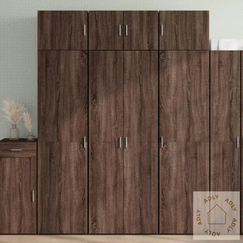 Highboard Brun Eik 70X42,5X185 Cm Konstruert Tre