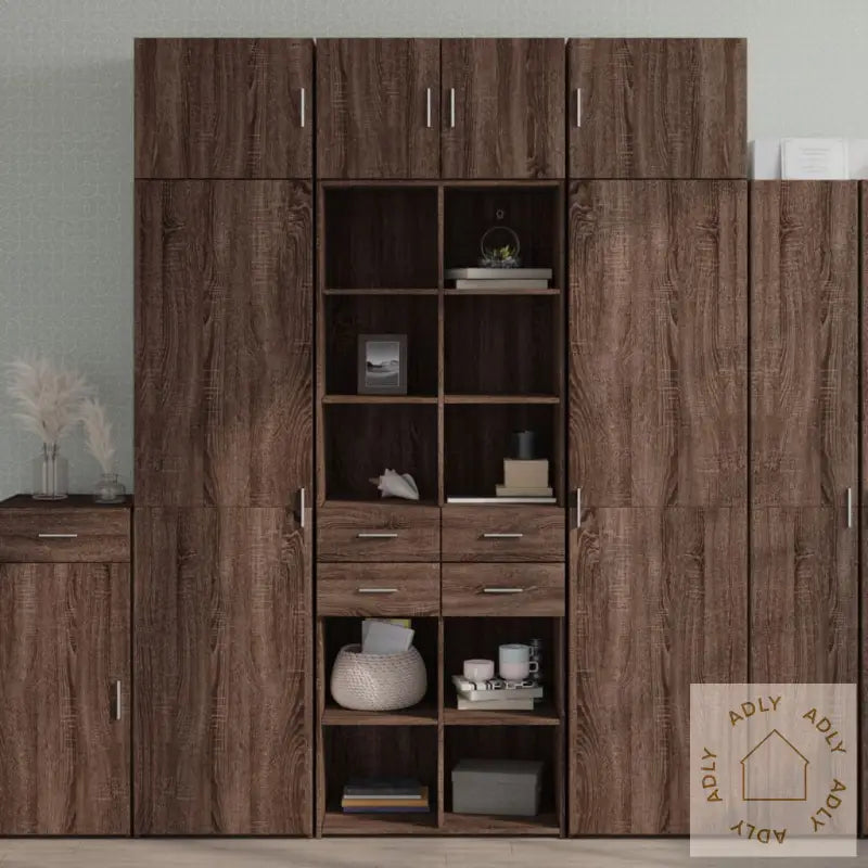 Highboard Brun Eik 70X42,5X185 Cm Konstruert Tre