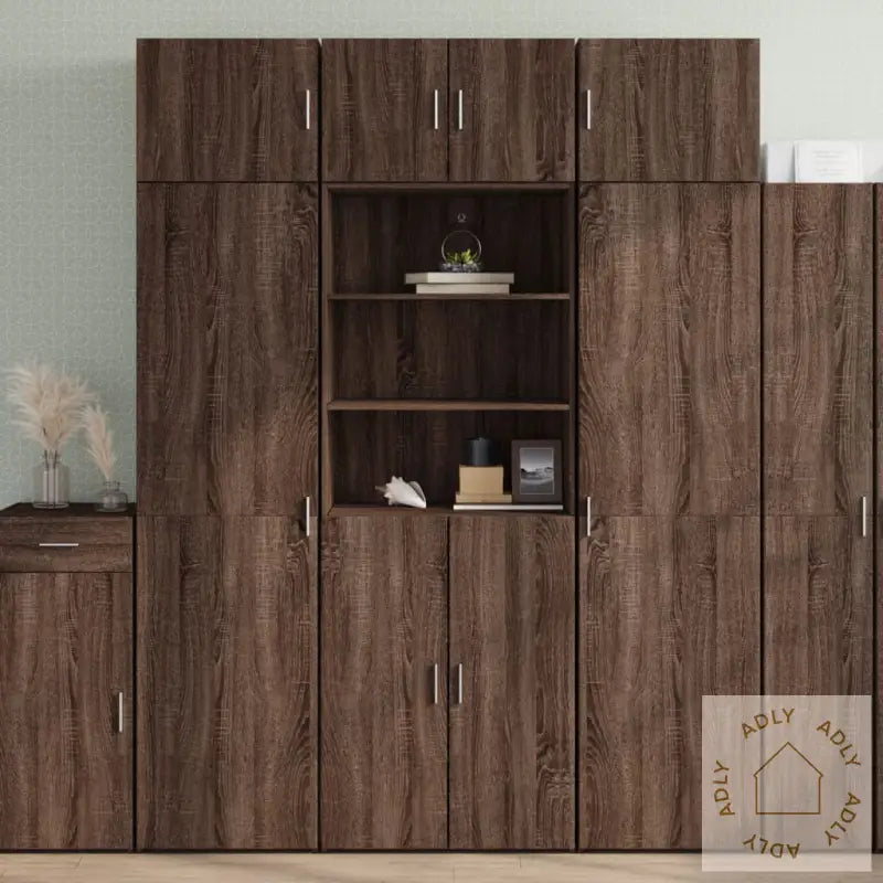 Highboard Brun Eik 70X42,5X185 Cm Konstruert Tre