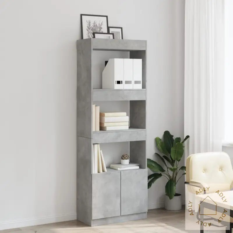 Highboard Betonggrå 63X33X180 Cm Konstruert Tre