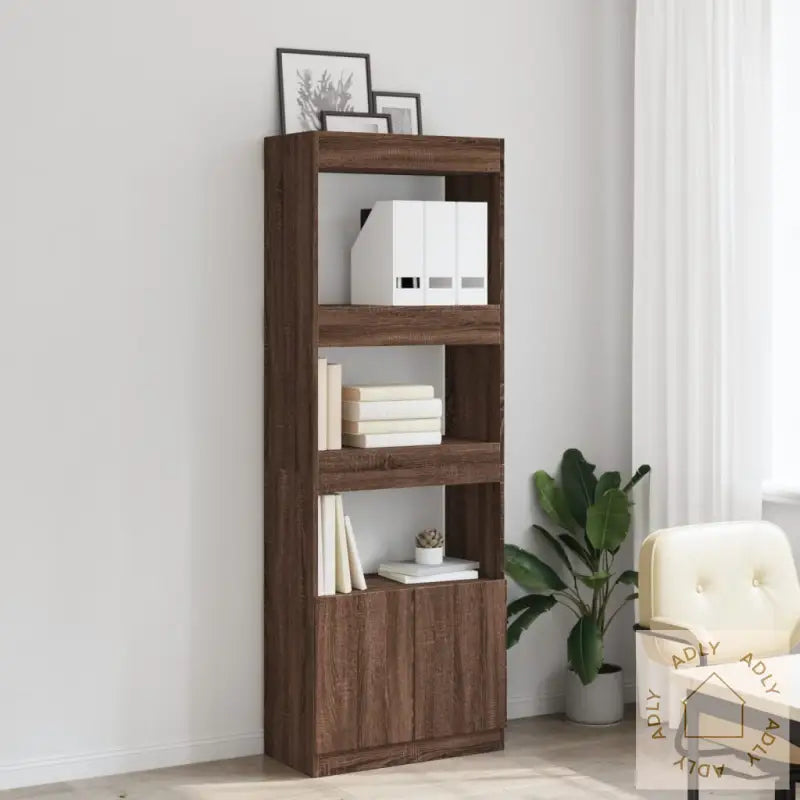 Highboard Brun Eik 63X33X180 Cm Konstruert Tre