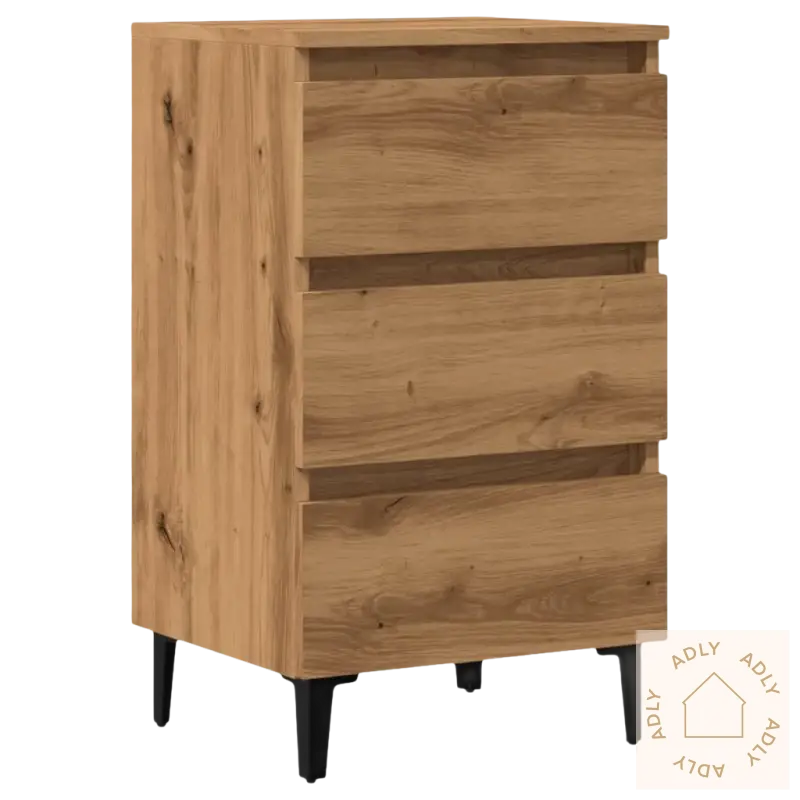Klassisk nattbord i artisan eik med tre drawer, perfekt for hagemøbler og soverom