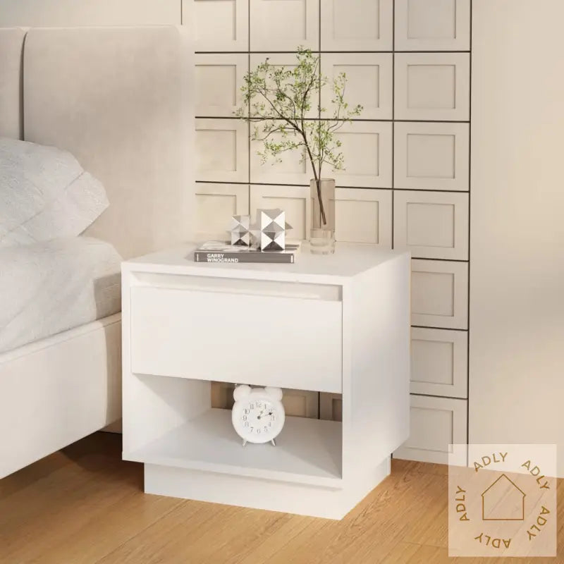 Nattbord 2 Stk Hvit 45X34X44 Cm Konstruert Tre