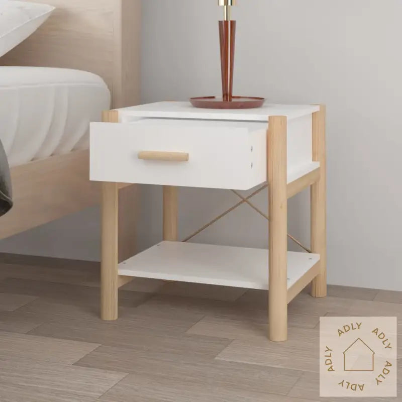 Nattbord 2 Stk Hvit 42X38X45 Cm Konstruert Tre