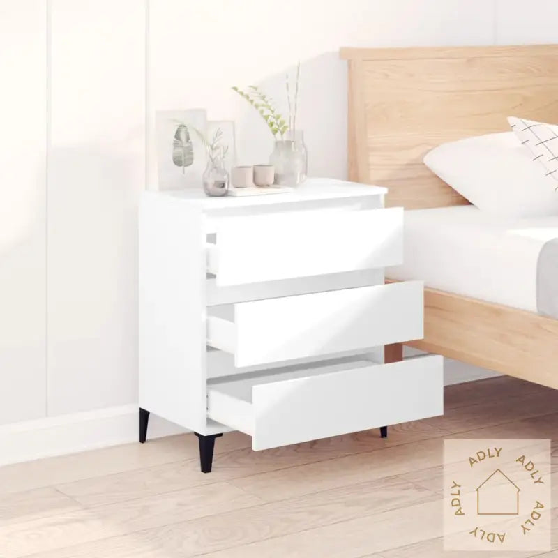 Skjenk Hvit 60X35X70 Cm Konstruert Tre