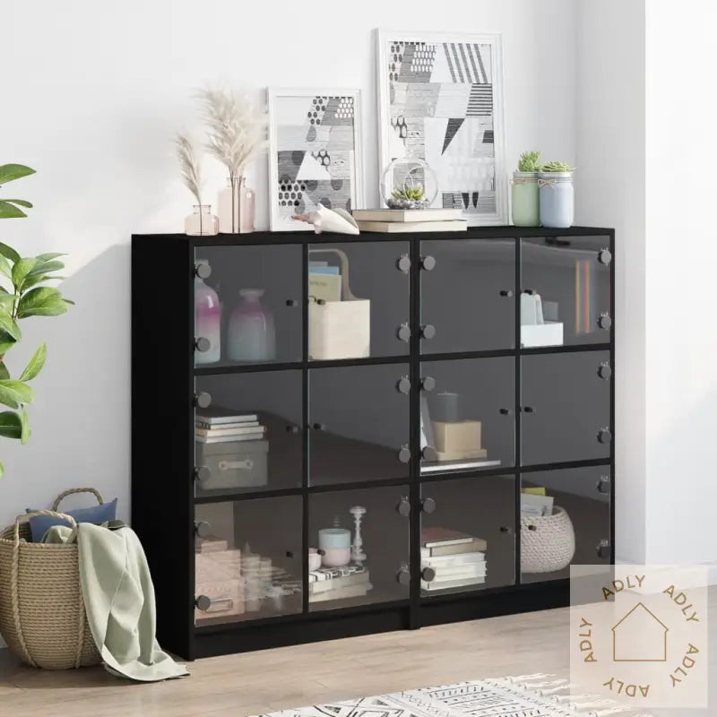 Bokhylle Med Dører Svart 136X37X109 Cm Konstruert Tre