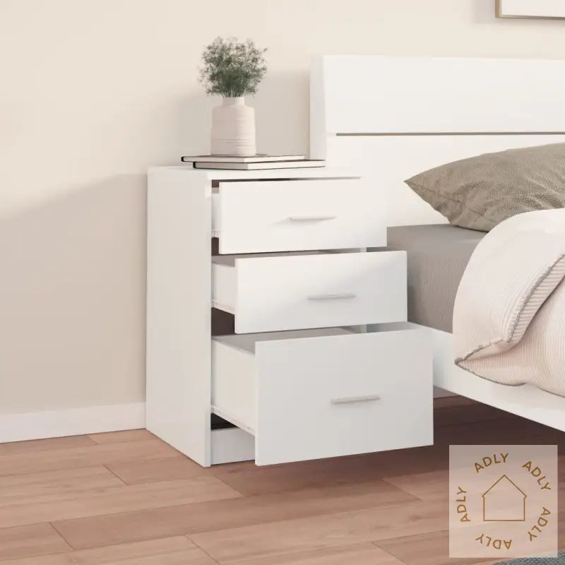 Nattbord Hvit 40X40X63 Cm Konstruert Tre