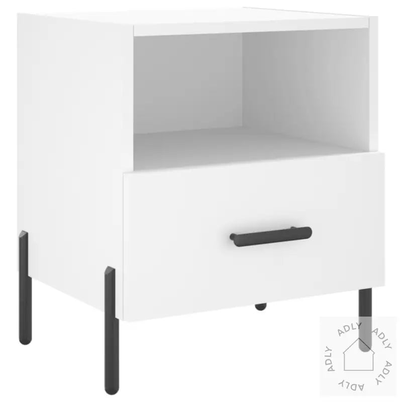 Hvit moderne nattbord med romslig lagringsplass i slitesterkt treverk