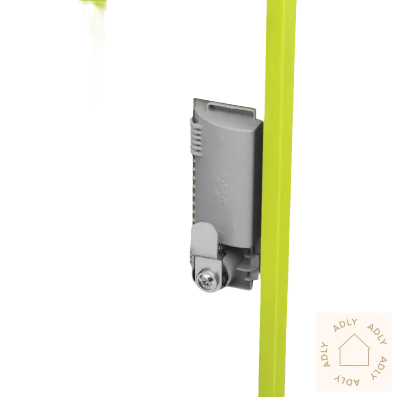 Gray locker lock på moderne oppbevaringsskap til hjemmet og kontor for trygg oppbevaring