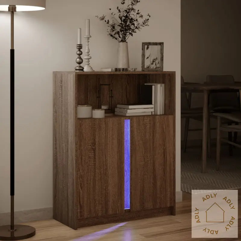 Skjenk Med Led Brun Eik 77X34X100 Cm Konstruert Tre