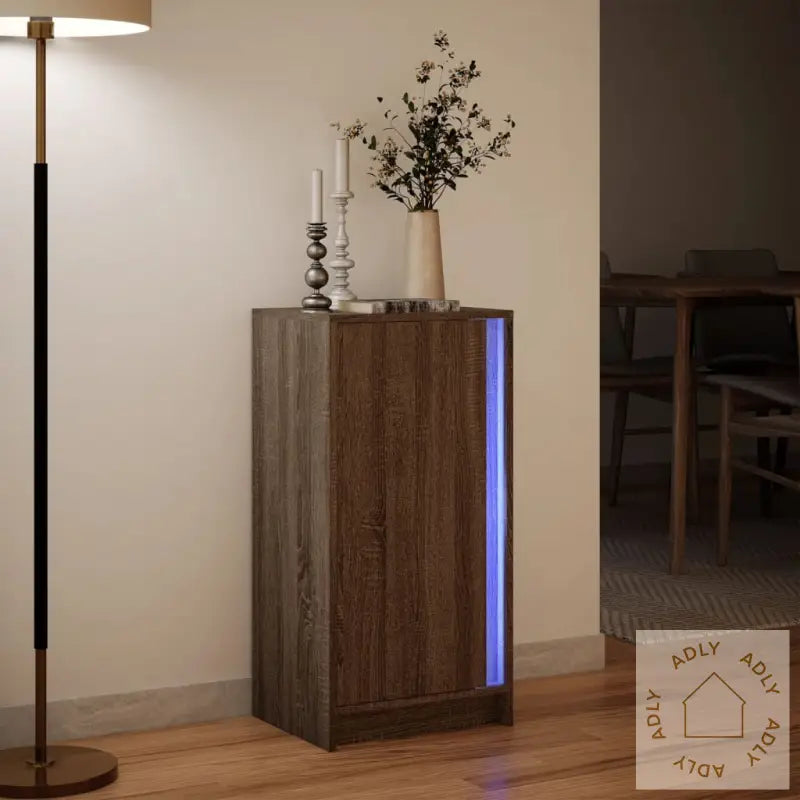 Skjenk Med Led Brun Eik 42,5X34X85 Cm Konstruert Tre