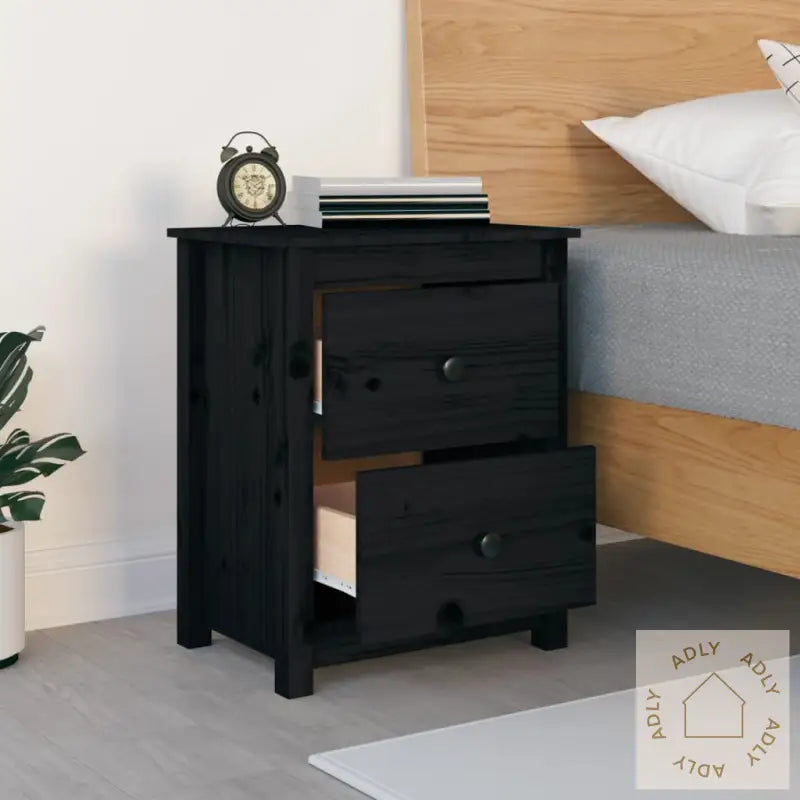 Nattbord Svart 50X35X61,5 Cm Heltre Furu