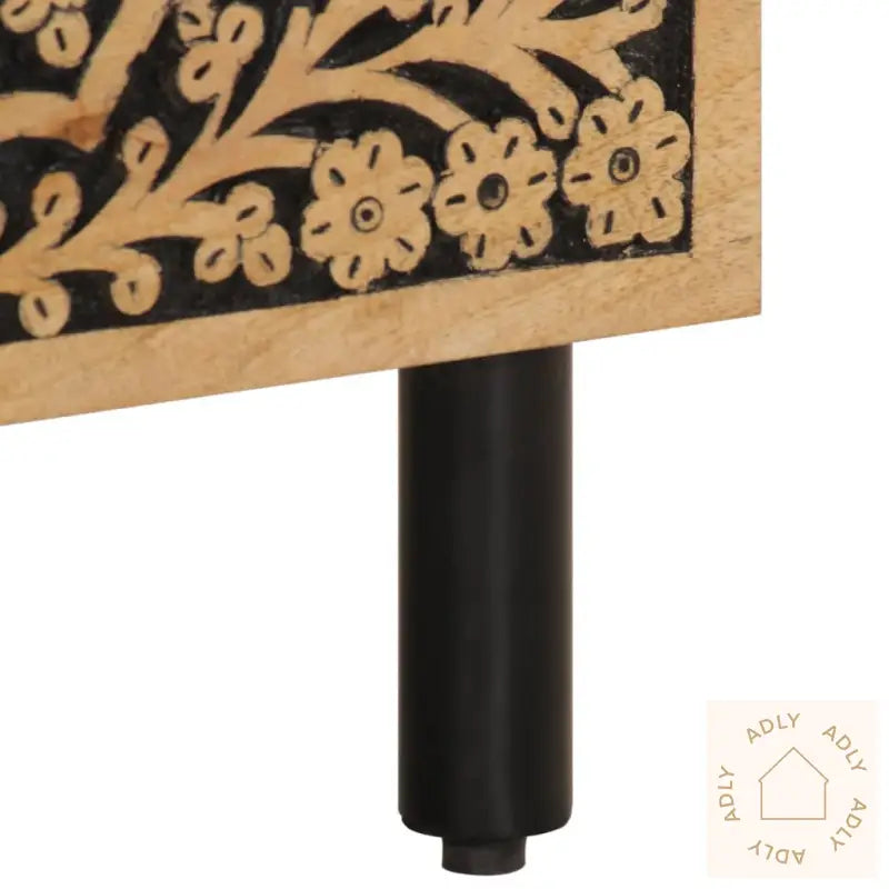 Dekorert heltre mango nattbord med svart metallben, elegant retrostil