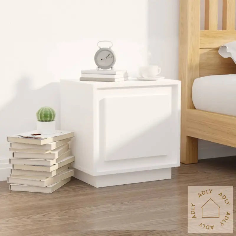 Nattbord 2 Stk Hvit 44X35X45 Cm Konstruert Tre