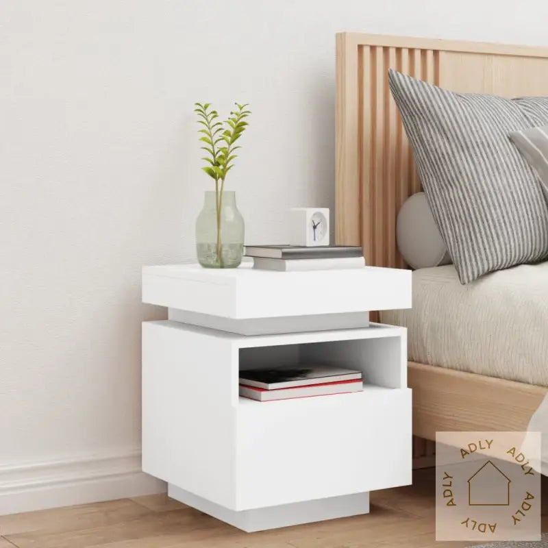 Nattbord Med Led Hvit 40X39X48,5 Cm