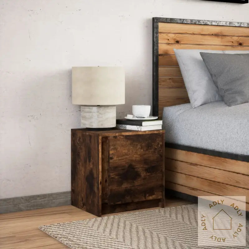 Nattbord Med Led Røkt Eik Konstruert Tre