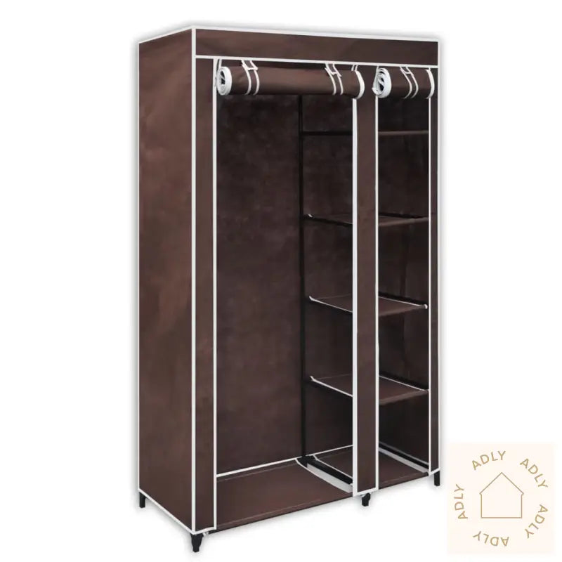 Garderobe Stoff Brun