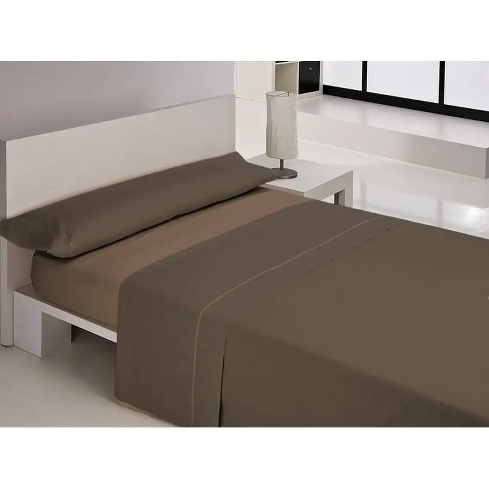 Brown bed linens from Libela Vegas Brun for a cozy Vegas Brun Seng vibe
