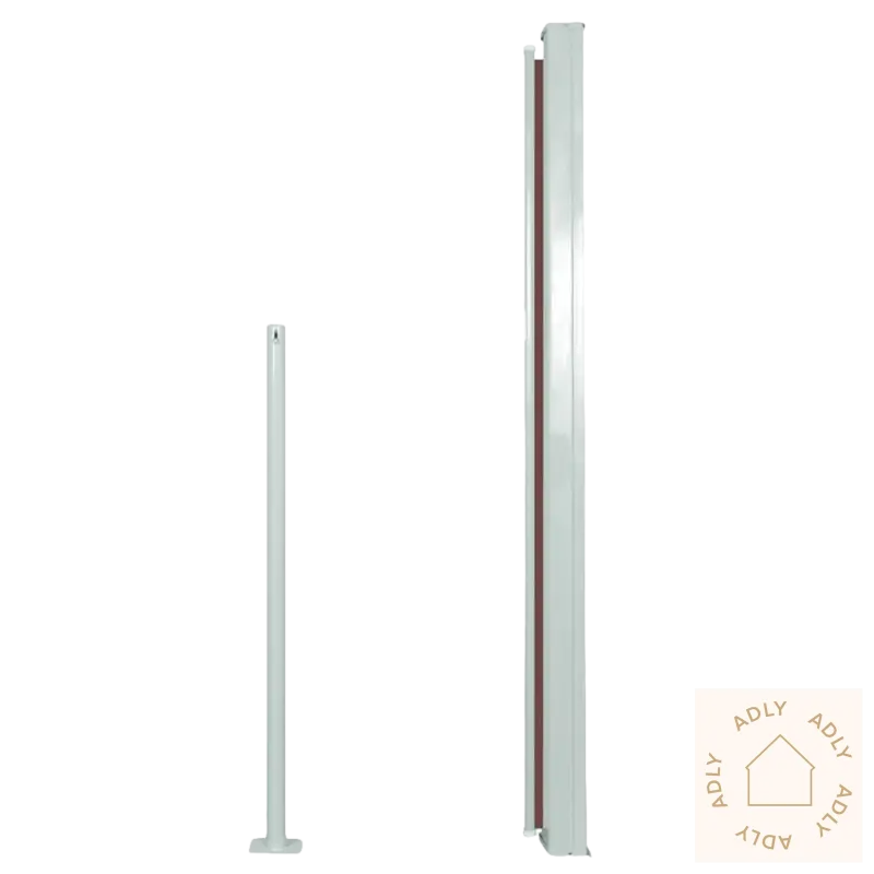 Hvitt metallramme og stolpe til Sidemarkise til hage perfekt for solskjerming og privatliv