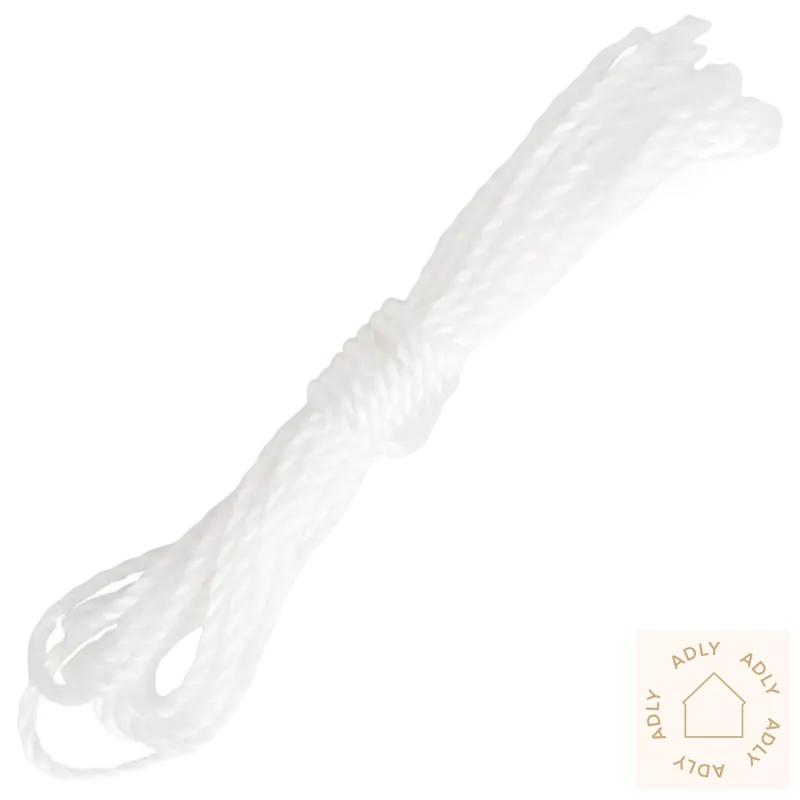 Hvitt flettet tau til vårt solseil som passer perfekt til hagemøbler og uteområder