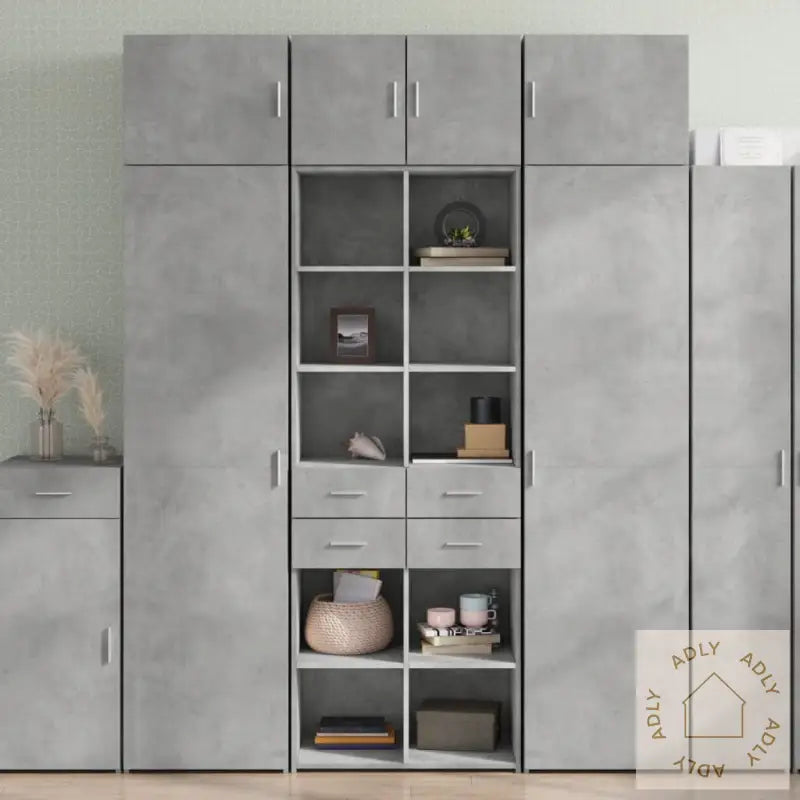 Highboard Betonggrå 70X42,5X185 Cm Konstruert Tre
