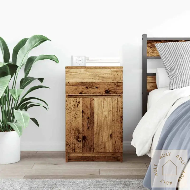 Nattbord Gammelt Tre 39X35X65 Cm Konstruert Tre