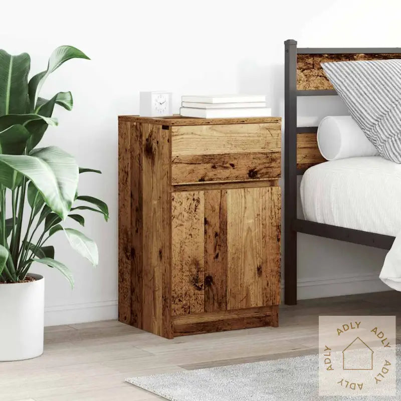 Nattbord Gammelt Tre 39X35X65 Cm Konstruert Tre